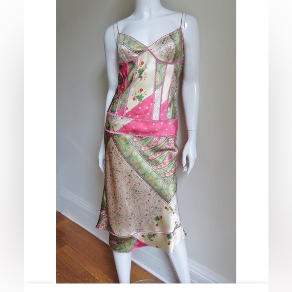 Silk with handmade stiches Christian Dior dress by John galliano - Picture 2 of 11